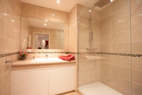 DOMAINE DES ROSES AP4222 by Riviera Holiday Homes - image 2