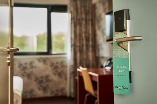 Beachhouse Hotel Room Type - Comfort Room Landside