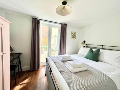 Redland Suites - Apartment 1 in Cotham