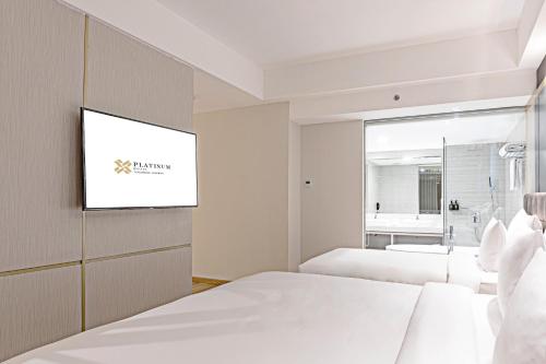 Platinum Hotel Tunjungan Surabaya Room Type - Family Suite