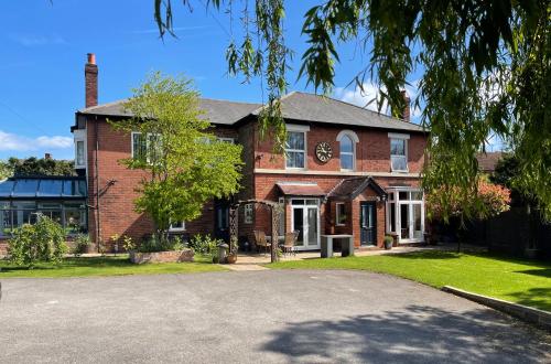 B&B Derby - Borrowfield Lodge - Bed and Breakfast Derby