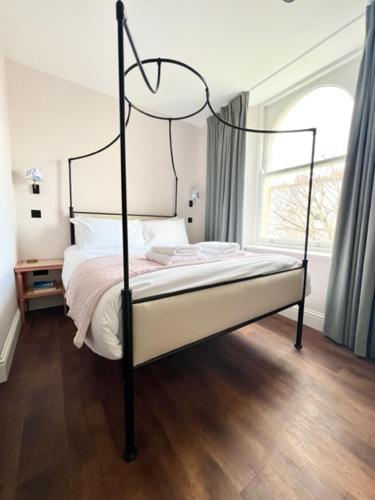 Redland Suites - Apartment 6 in Cotham