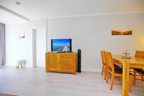 Apartment with Terrace image 9