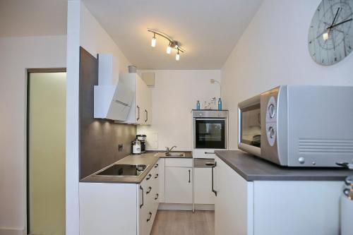 Apartment with Terrace image 7