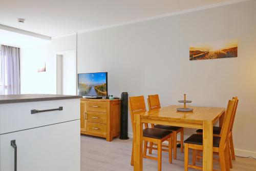 Apartment with Terrace image 6