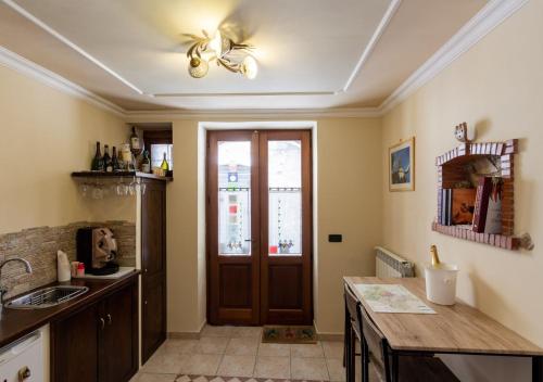 Їжа та напої, Al Campanaro b&b in Тауразі