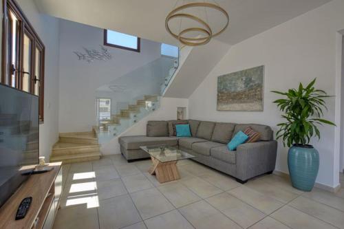 Villa with Sea View image 5