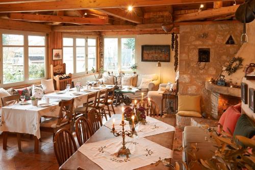 餐廳, 伊萊恩酒店 (Elaion Guesthouse) in 埃利尼哥阿卡迪亞斯