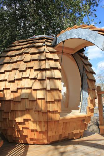 Cabane sur pilotis in Amfroipret