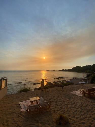 Myrtia Guest House in พีร์กอส