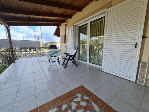 Myrtia Guest House in พีร์กอส