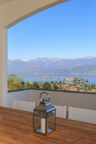 Apartment with Lake View