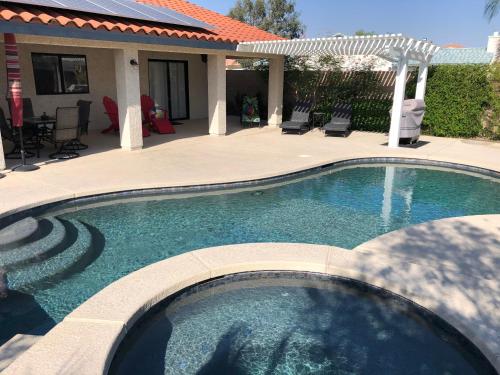 Comfortable vacation property minutes from downtown Comfortable vacation property minutes from downtown