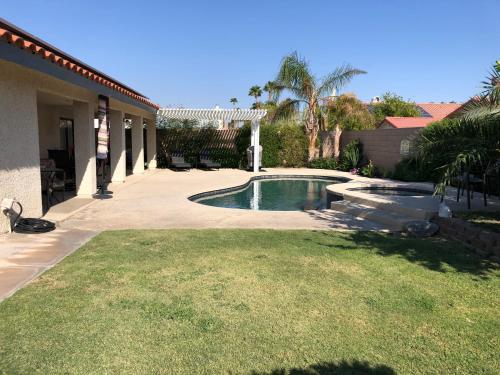 Comfortable vacation property minutes from downtown Comfortable vacation property minutes from downtown