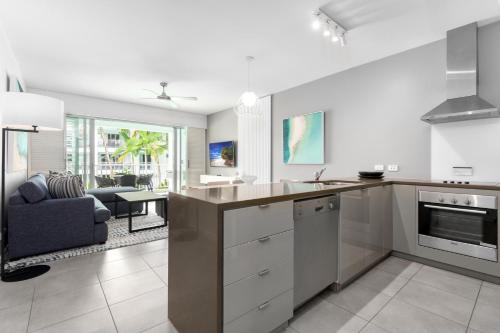 Three-Bedroom Apartment room in Beach Club Port Douglas Luxury Apartments