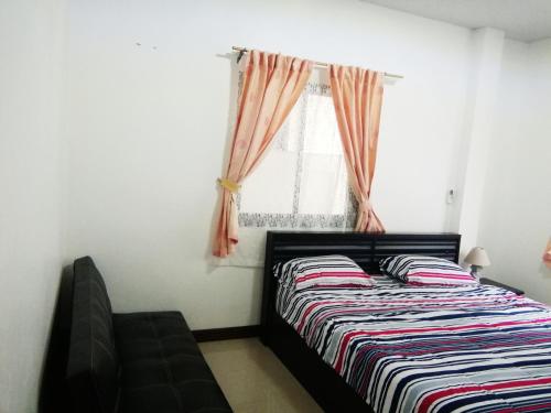 1 queen bed, 1 sofa bed