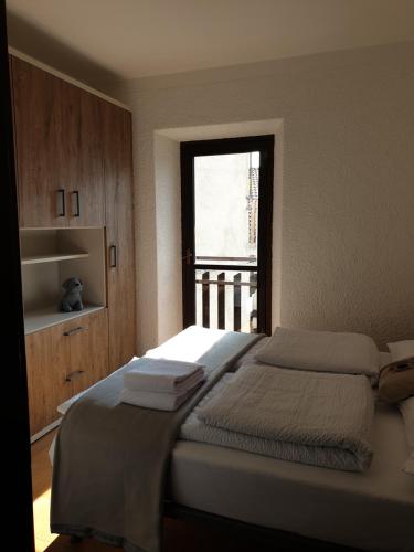 Bed, bb26 apartment mountain in Lozio
