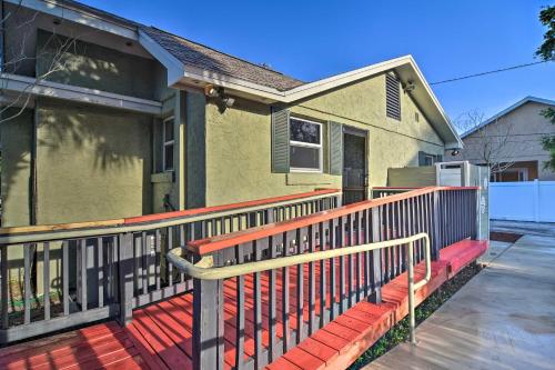 Vibrant Dunedin Getaway with Furnished Patio!