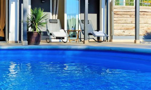 B&B Klis - Holiday house Boost with heated pool - Bed and Breakfast Klis