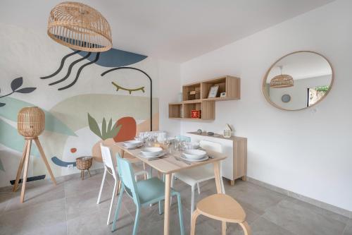 Koplietošanas atpūtas telpa ar TV, Maison pour 6 personnes à Saint Michel Chef Chef (Maison pour 6 personnes a Saint Michel Chef Chef) in Saint Michel Chef Chef