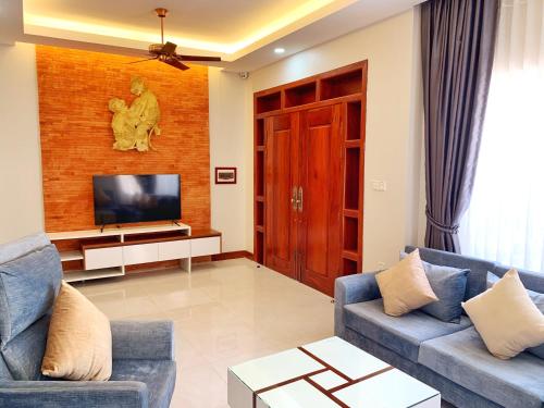 Three-Bedroom Villa image 4
