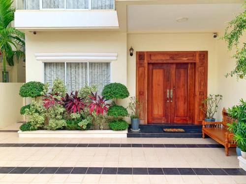 Three-Bedroom Villa image 9