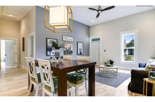 Incredible New 3BR2BA Near Downtown in San Antonio, USA