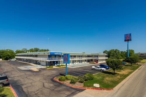 ทัศนียภาพภายนอกโรงแรม, Motel 6 Bellmead, TX - Waco in เบลมีด