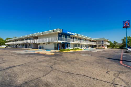 ทัศนียภาพภายนอกโรงแรม, Motel 6 Bellmead, TX - Waco in เบลมีด