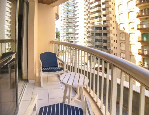 ระเบียง/ชานเรือน, Apartamento a 70 metros da Praia de Pitangueiras SP in มอร์โร โด มาลูฟ