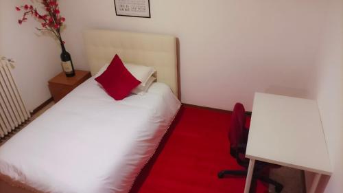 Unique & beautiful bedroom in central of Florence