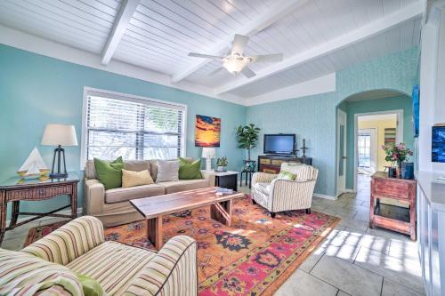 Coastal PCB Cottage with Pool and BBQ 1Block to Beach! - image 21