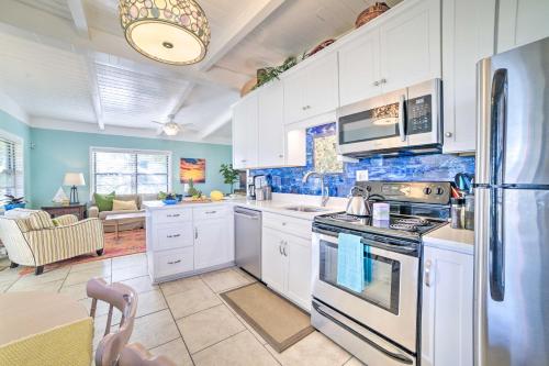 Coastal PCB Cottage with Pool and BBQ 1Block to Beach! - image 26