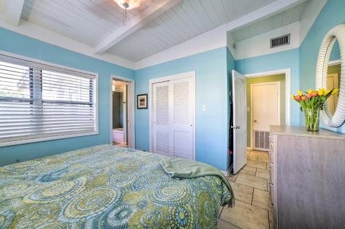Coastal PCB Cottage with Pool and BBQ 1Block to Beach! - image 35