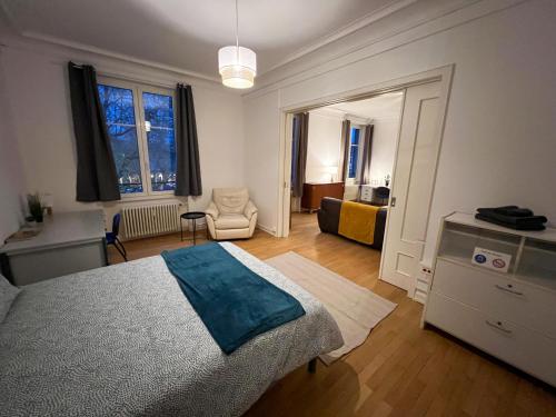 Chambres privées -Private room- dans un spacieux appartement - 100m2 centre proche gare