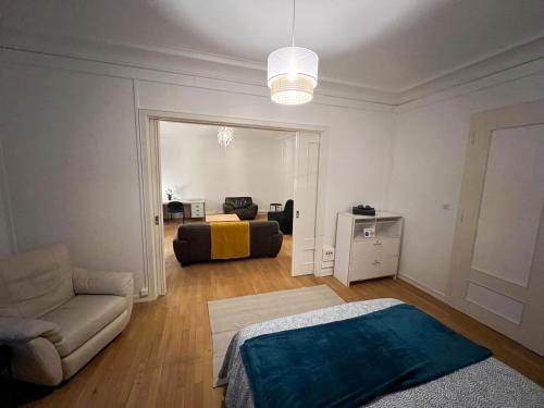 Chambres privées -Private room- dans un spacieux appartement - 100m2 centre proche gare