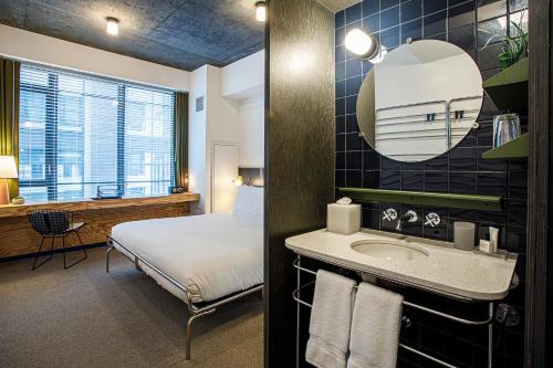 Standard King Room