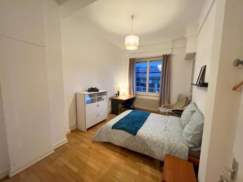 Chambres privées -Private room- dans un spacieux appartement - 100m2 centre proche gare