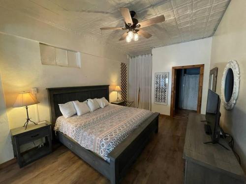 Loft 4 - 1 of 5 downtown - image 8