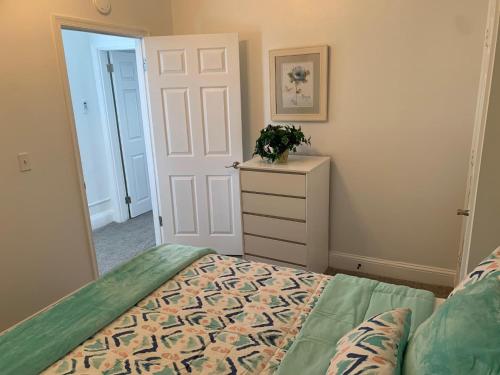 Stylish 2BD/1BA apartment located in Federal Hill in Baltimore, USA