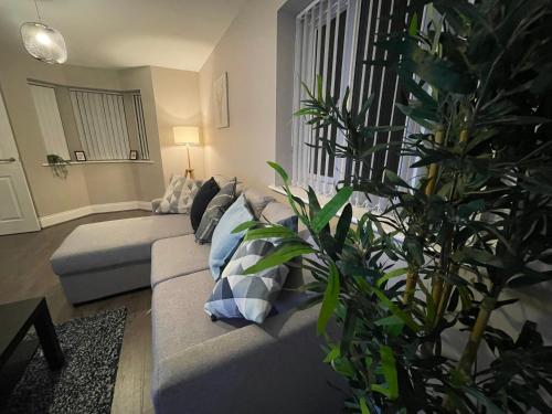 New Stylish House - Sleeps 7 - Free Parking - Contractors Welcome - Wifi, Birmingham (photo 3)