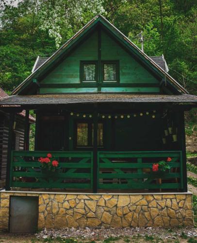 . Vikendica,, Tadic,, Ovčar Banja