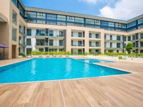 Kolam renang, Embassy gardens Luxury suites CPG in Accra