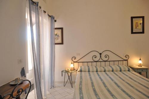 Hotel La Casa sul Mare Hotel La Casa sul Mare is perfectly located for both business and leisure guests in Procida. Offering a variety of facilities and services, the hotel provides all you need for a good nights sleep. 24
