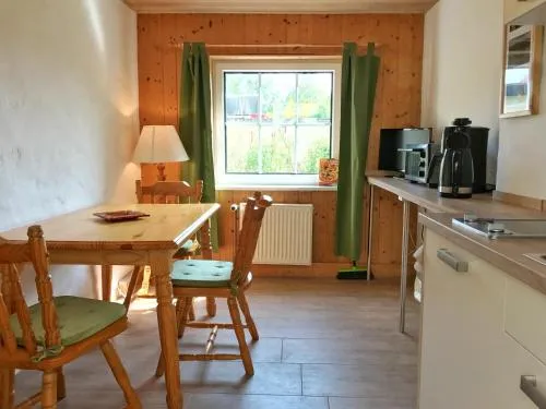 Hochzeitsberg - Doppelzimmer Appartement "Tromsö" in Breege, Deutschland