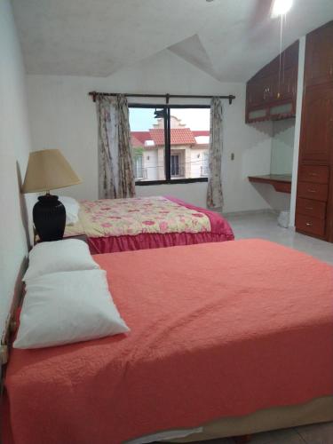 HERMOSA CASA EN CUERNAVACA: JARDÍN DEL LAGO (HERMOSA CASA EN CUERNAVACA: JARDIN DEL LAGO) in Santa Maria Ahuacatitlan