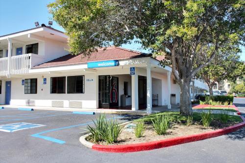 Motel 6-San Luis Obispo CA - South - main image