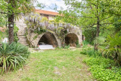  Rustic Art House Kras Krk in Kras