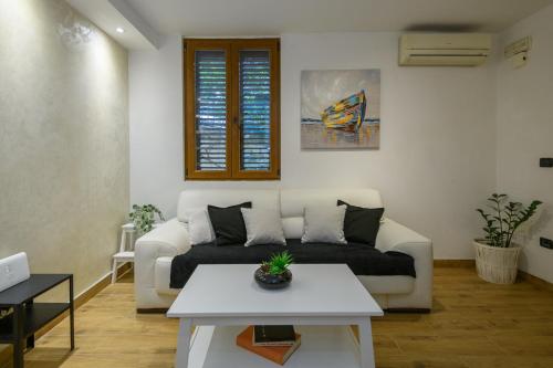 Ivan Apartment 5