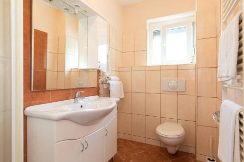 Two-Bedroom Apartment image 5